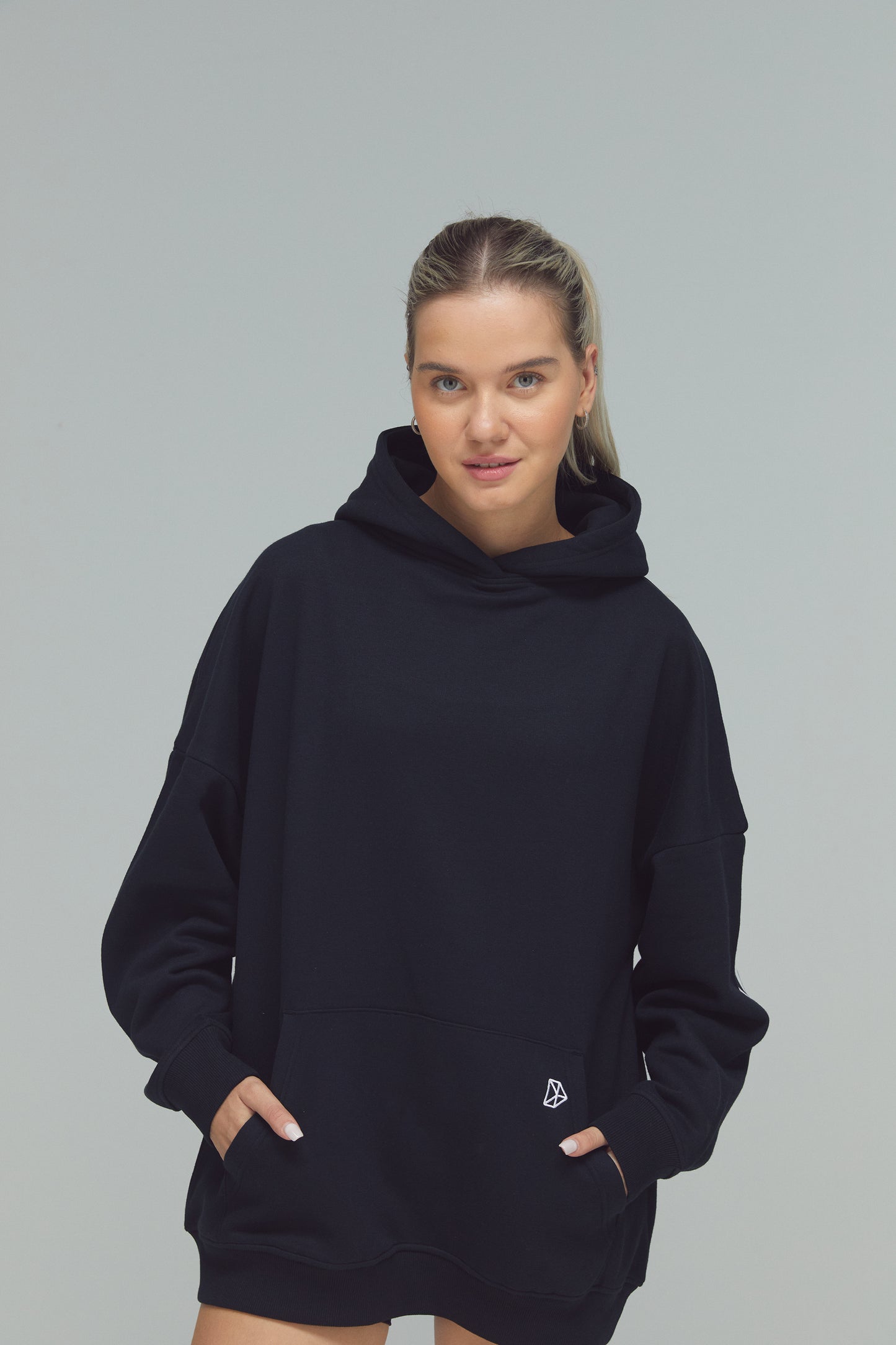 RECREATION DRILLS Signature Hoodie Black/White