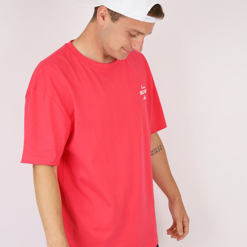 
                      
                        RECREATION DRILLS 6am Tee Raspberry / White
                      
                    
