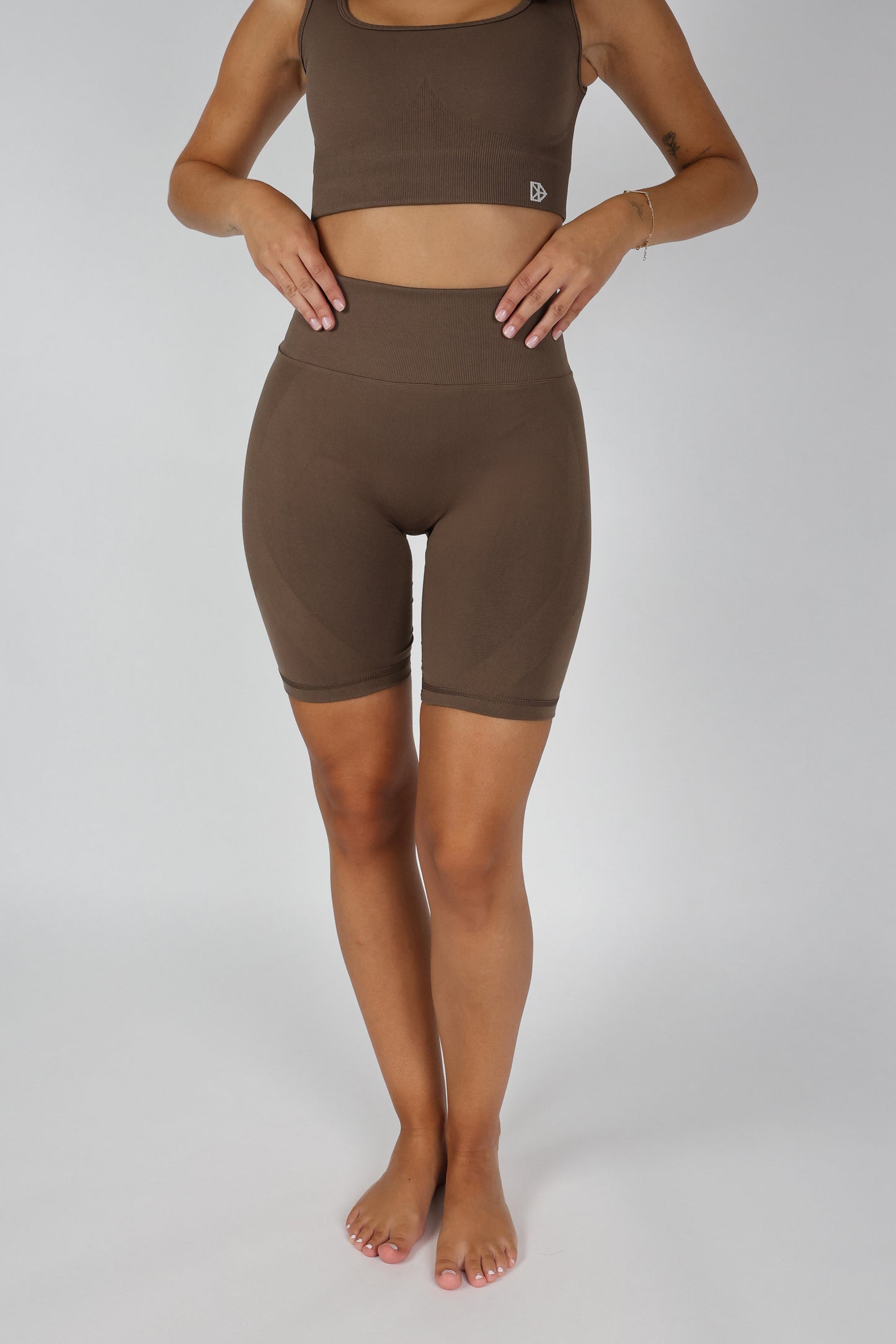 FLXFLOW DRILLS Shorts Taupe