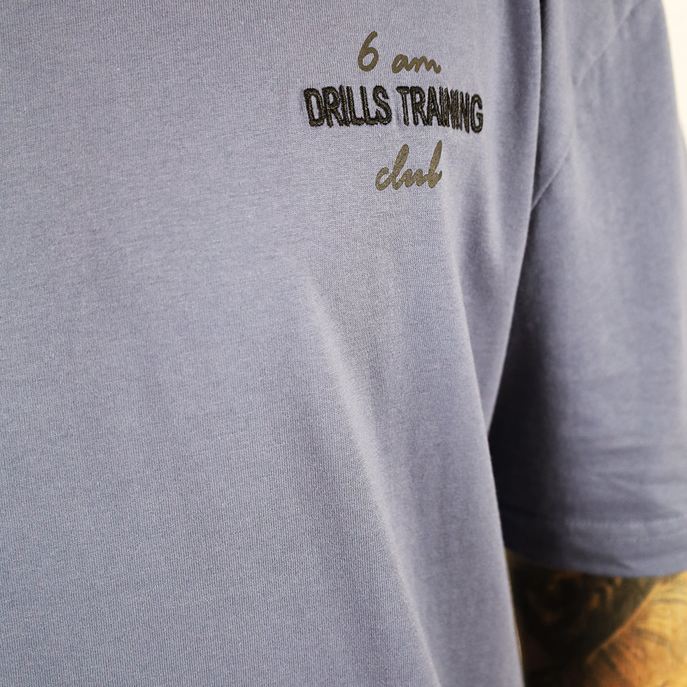 
                      
                        RECREATION DRILLS 6am Tee Nightshadow Blue / Black 4
                      
                    