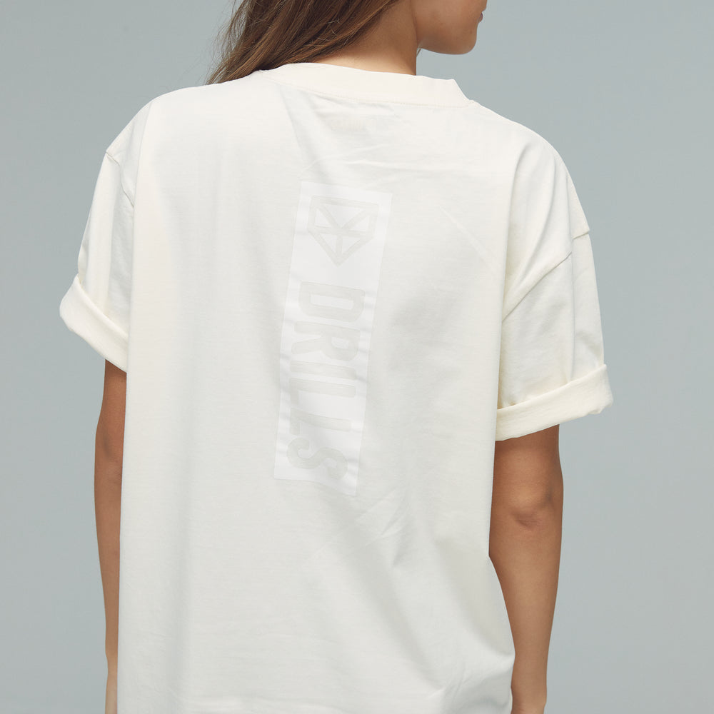 
                      
                        RECREATION DRILLS Vertical Graphic Tee Whisper White/White
                      
                    